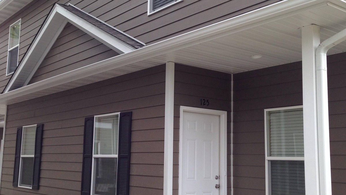 Columbia House | 4 bedroom, sleeps 8. Cheaper than a hotel! Close to Downtown, MU, and Stadium!