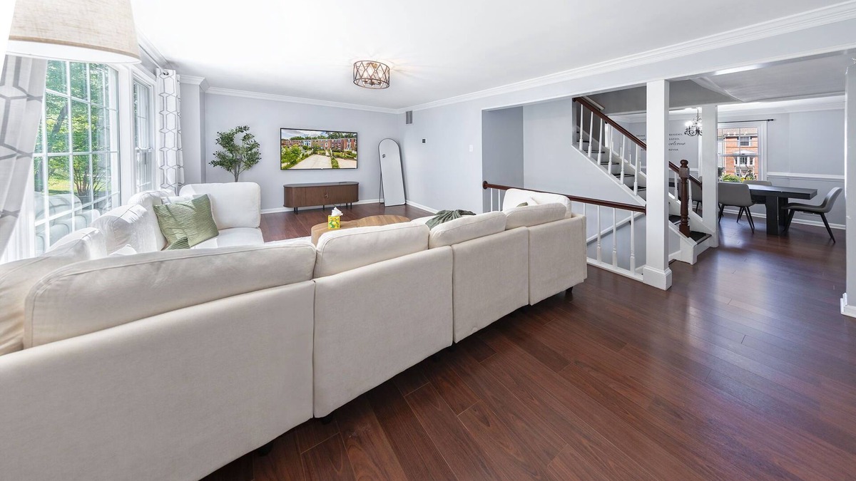 Mount Vernon House | 4-bedroom townhome in Alexandria with Game Room