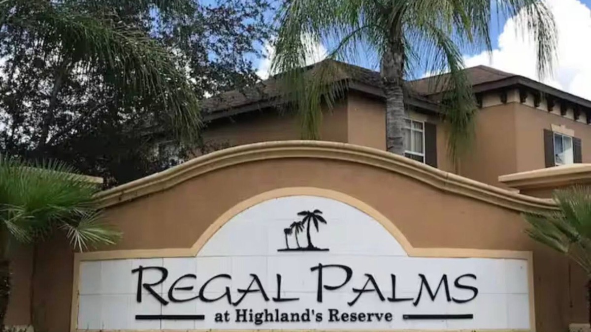 Wellington House | 4-bedroom townhome in tranquil Davenport minutes from Disney Parks!