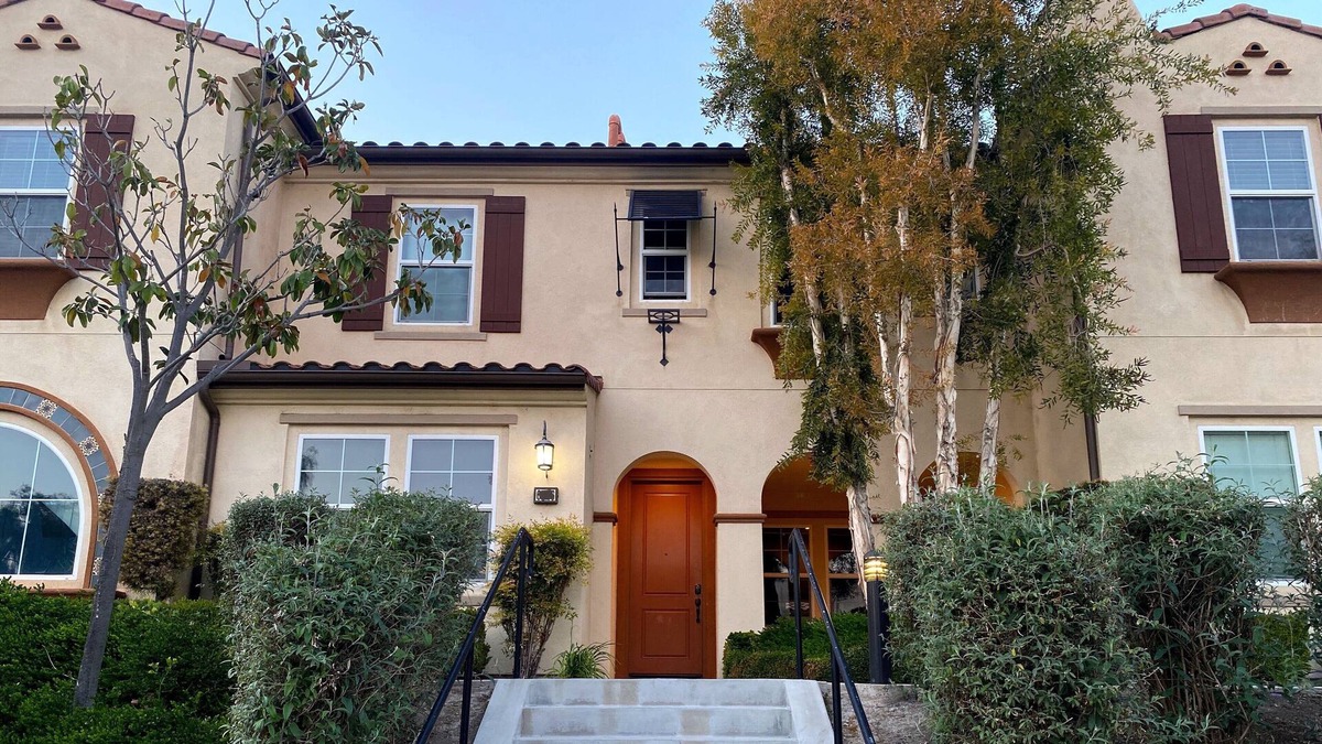 Chino House | 4 bedroom townhouse in great neighborhood