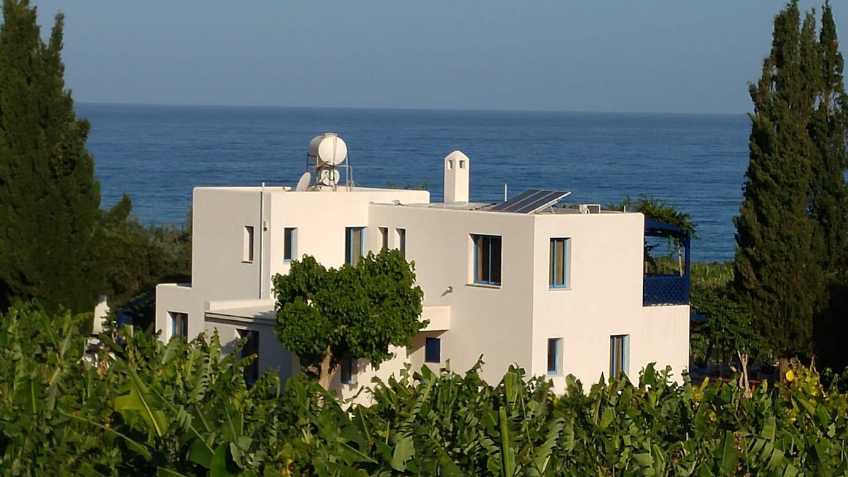 Kissonerga Villa | 4 bedroom villa, close to the beach