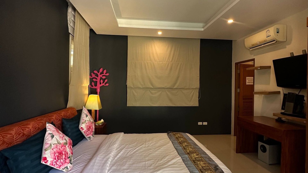 Chalong Villa | 4-bedroom villa with private pool