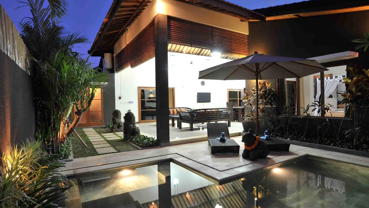 Umalas Villa | 4 Bedroom villa w/Breakfast, Seminyak