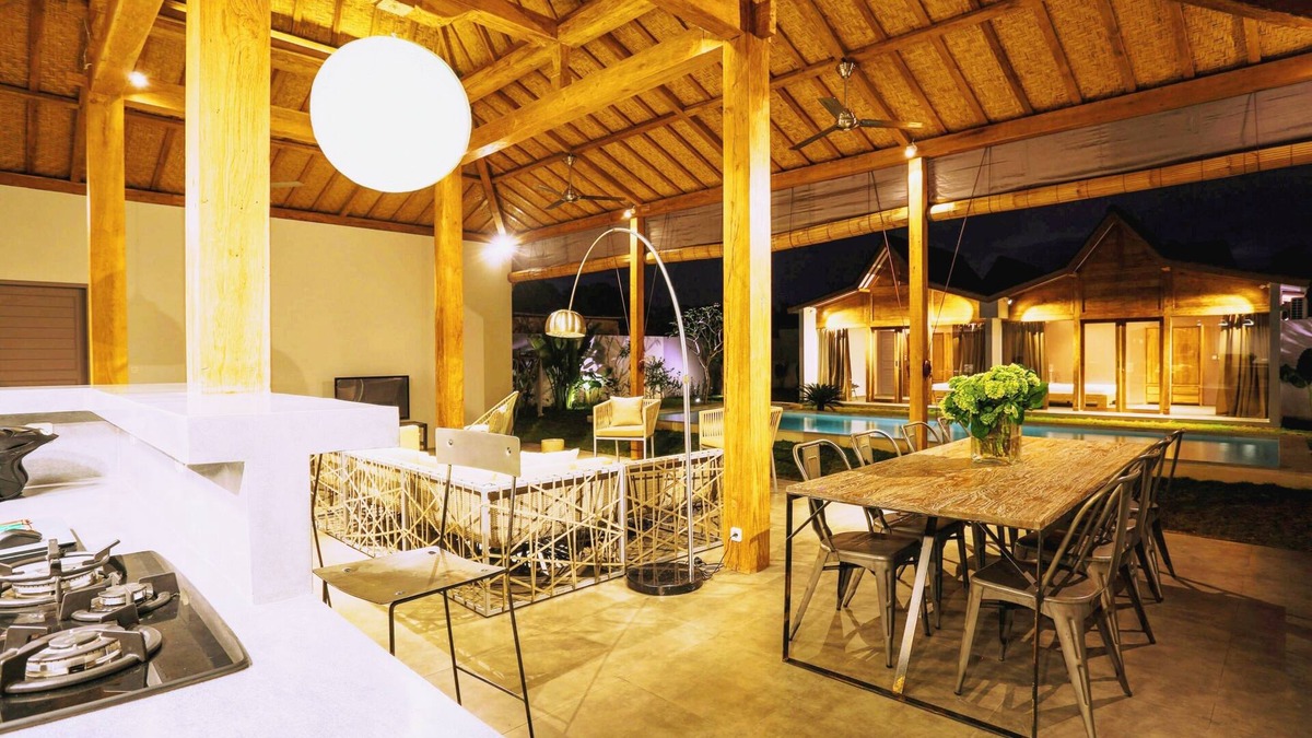 Batubelig Villa | 4 bedroom villa with pool in Seminyak!