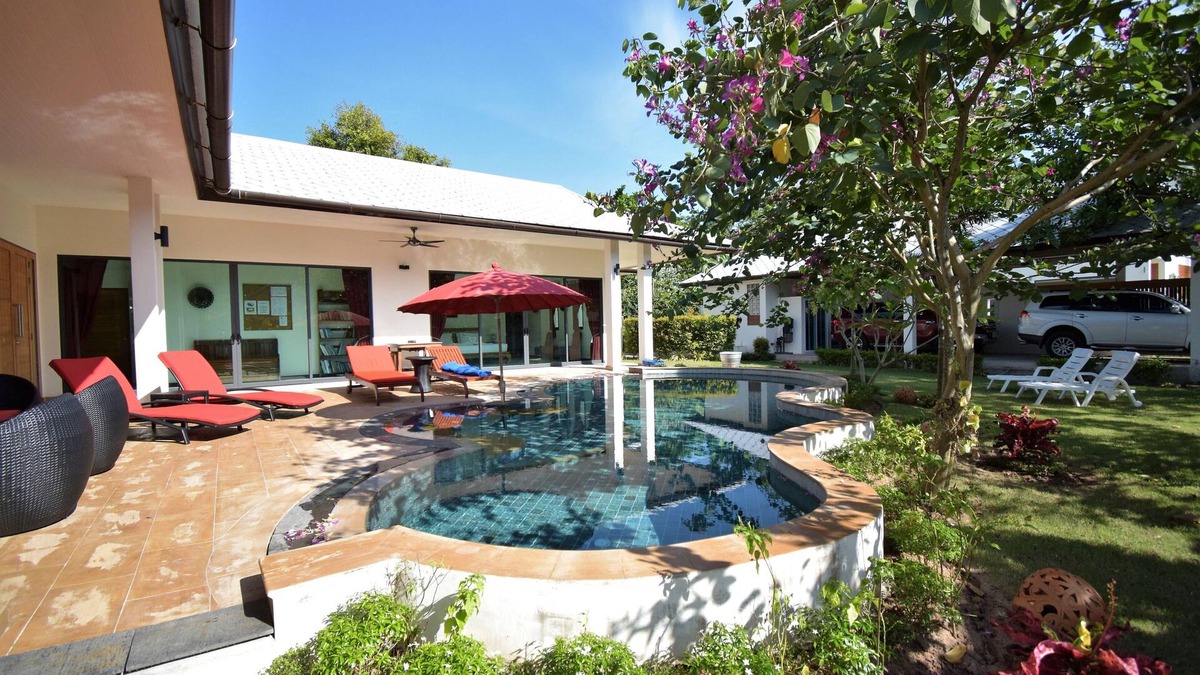 Plai Laem Villa | 4 Bedroom Villa with Private Pool in Walled Garden