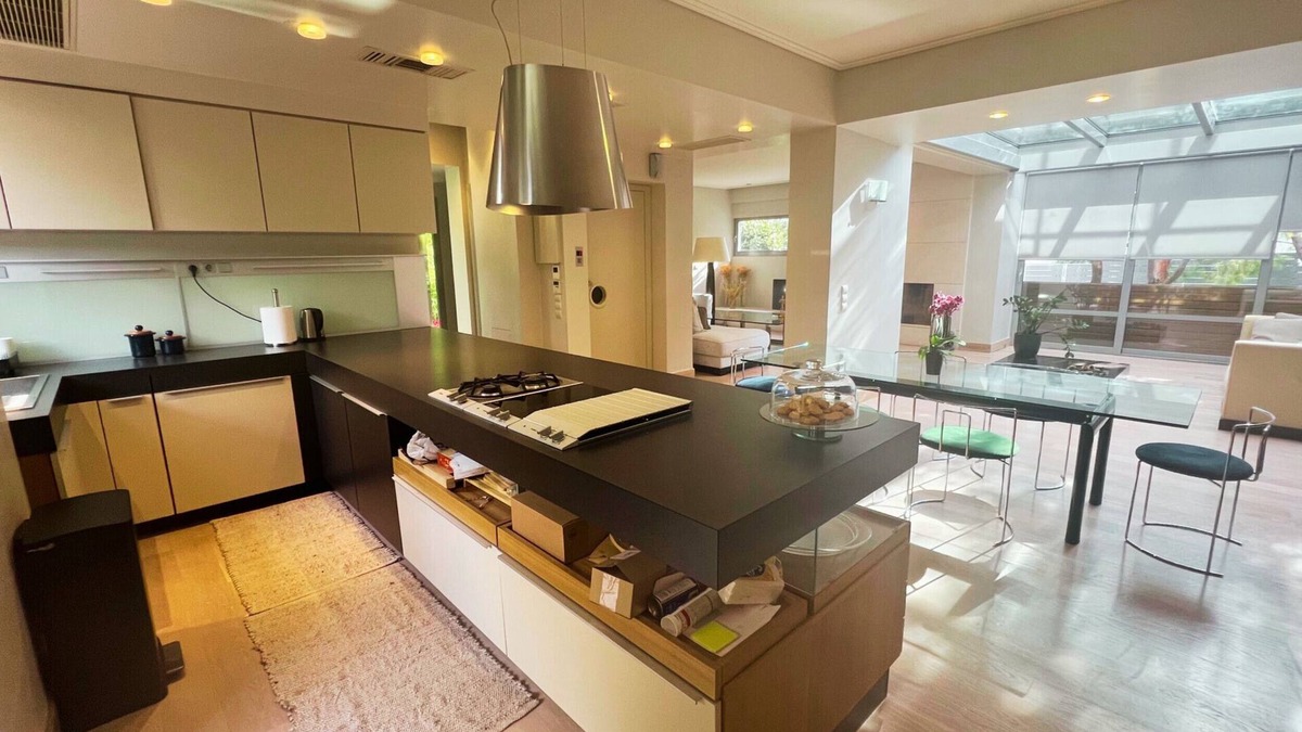 Glyfada Villa | 4 bedroom villa, with terrace in the center of Glyfada