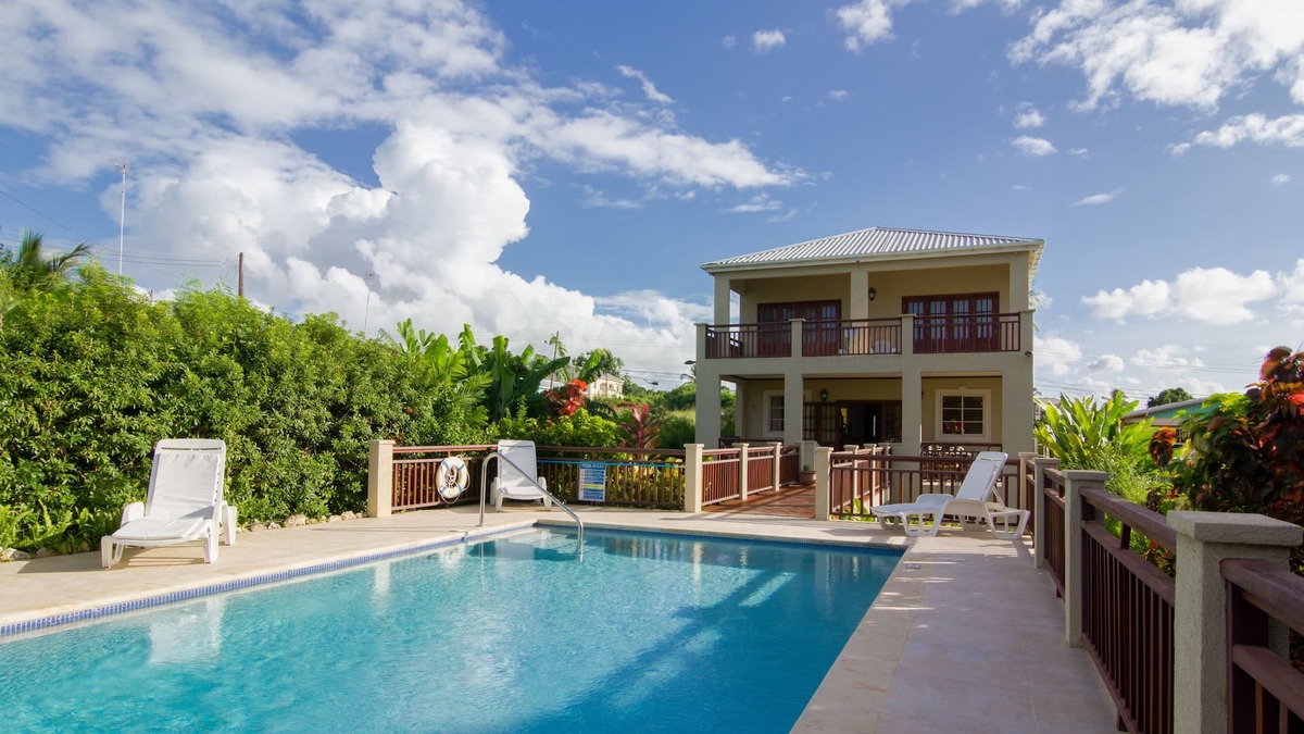 Weston Villa | 4 Bedroom West Coast Villa, Close to Beach