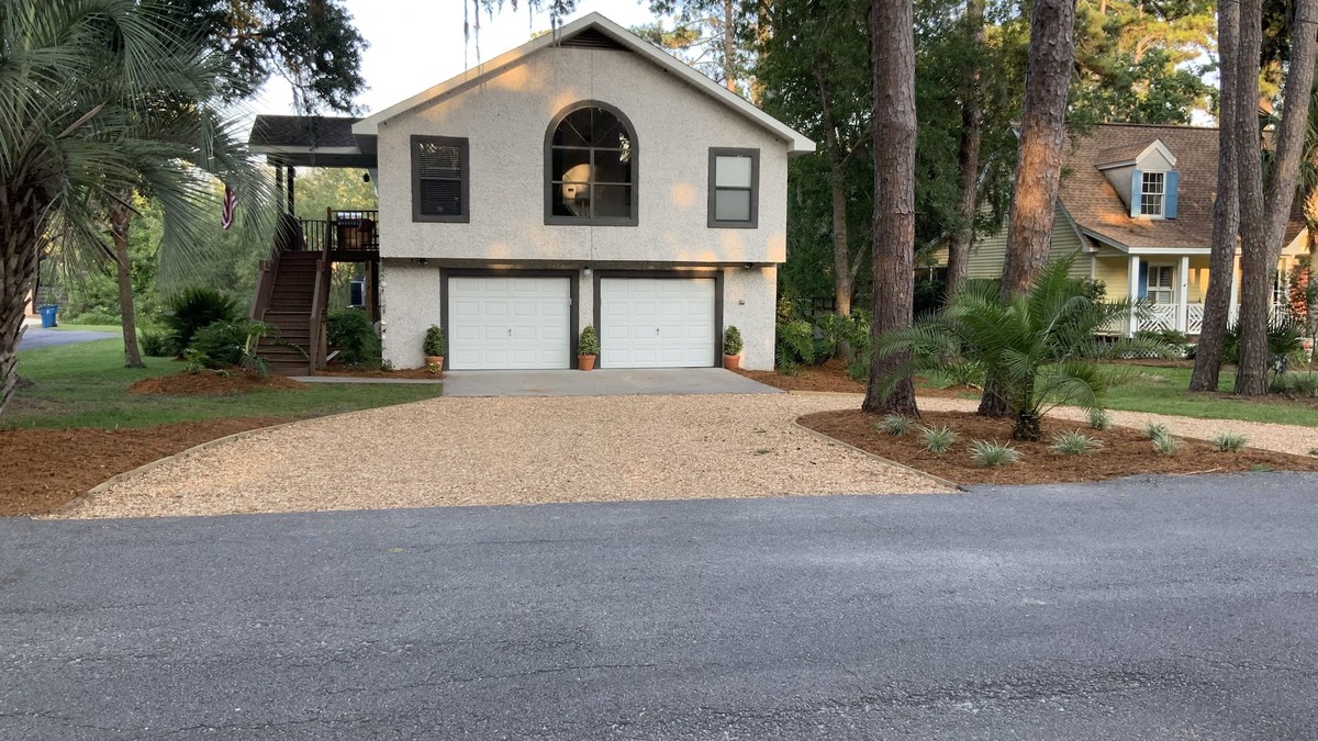 Saint Simons Heights House | 4 Bedrooms, 3 Baths, Sleeps 10 and only 5 minutes from the Beach and the Pier.