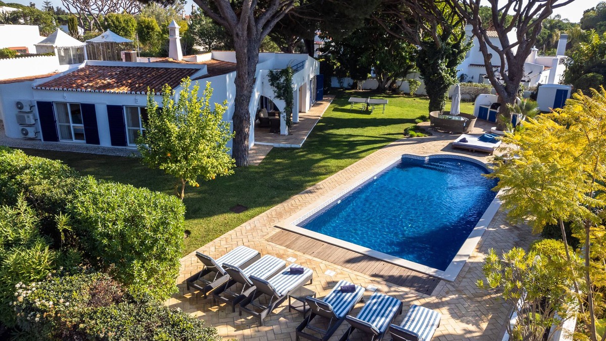 Vale do Lobo Villa | 4 Bedrooms all en-suite, magnificent garden and pool area