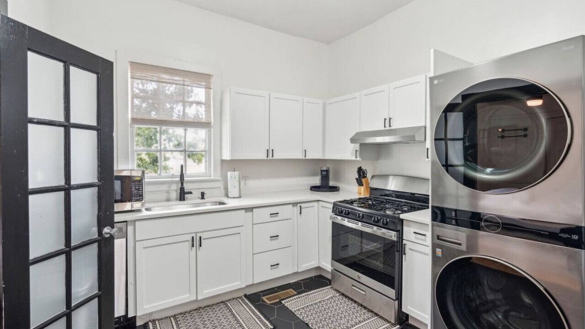 North Charleston House | 4 Bedrooms - Close to Downtown and Park Circle!