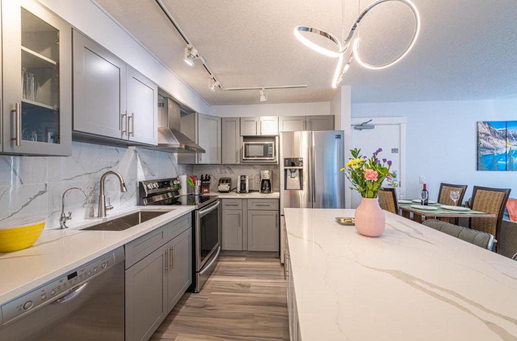 Canmore Apartment | 4 Bedrooms Suite Combo for Group of Families - Windtower Lodge