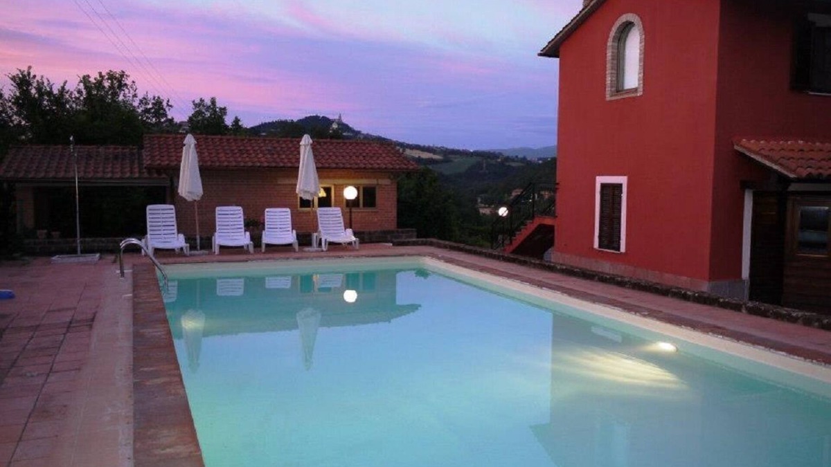 Todi Villa | 4 bedrooms Villa rental with pool