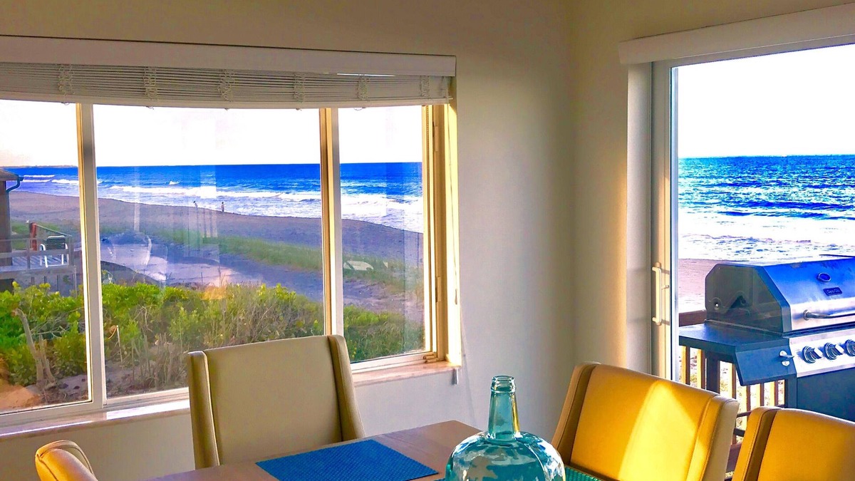 Hobe Sound House | 4 BR Jupiter Island Private Ocean Front House