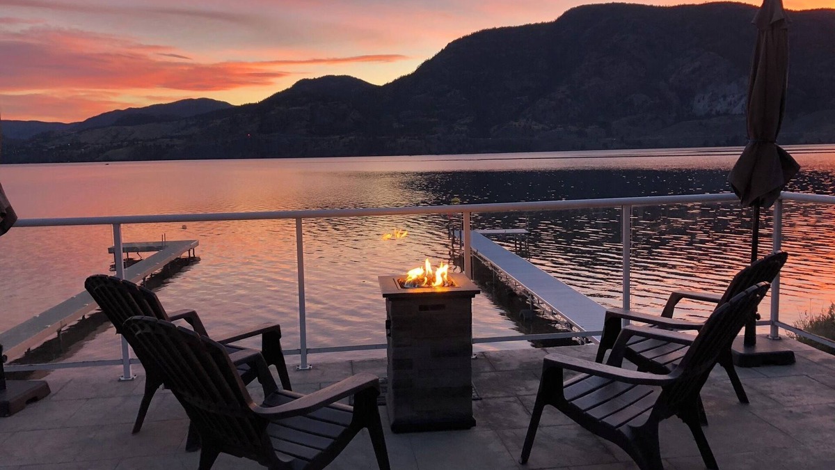 Okanagan-Similkameen House | 4 BR Skaha-Lakefront House-WINE COUNTRY - Sand Beach-Dock - NEW FALL PRICING