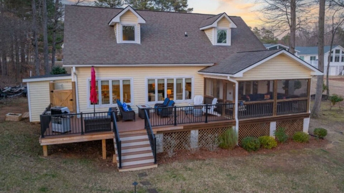 Henrico House | 4 BR~Stunning Views~Fire Pit~Sleeps 12