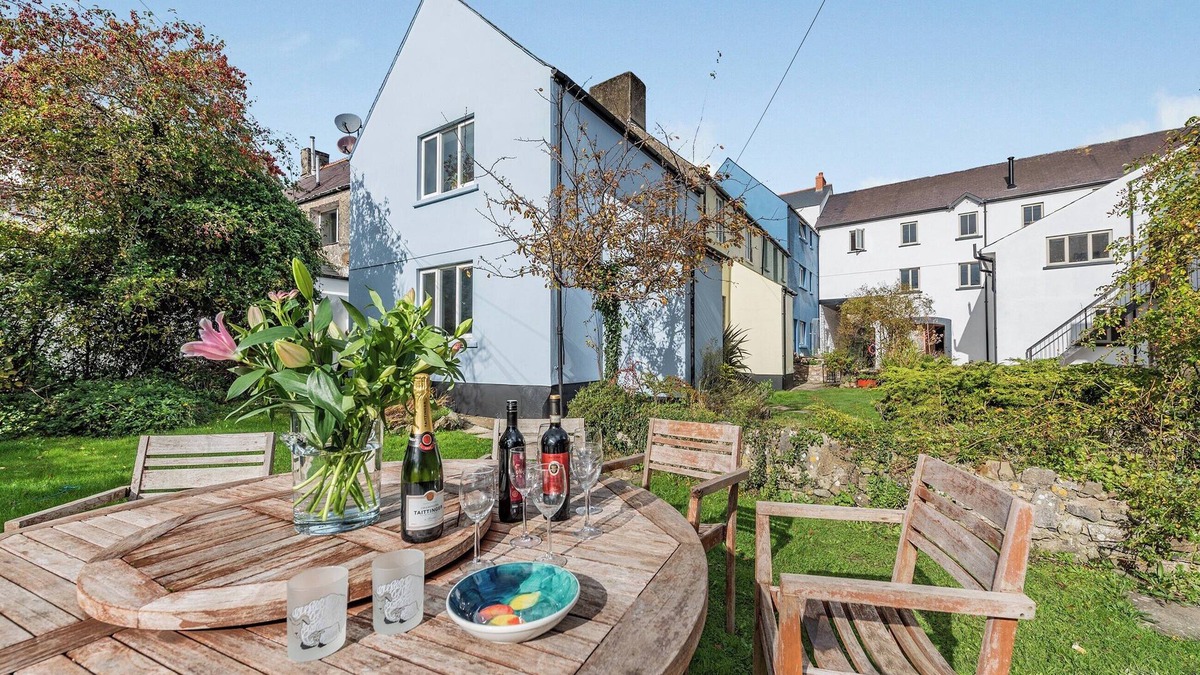 Pembroke Cottage | 4 Cromwells Cottage-UK40933