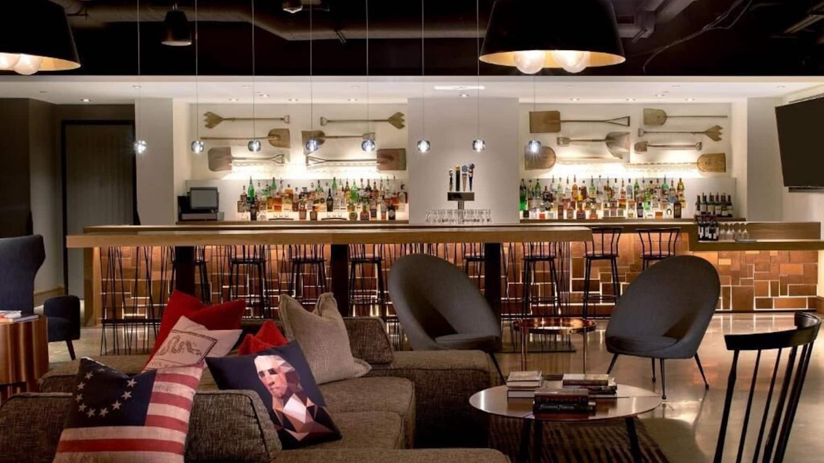 Bay Village Hotel | 4 Deluxe City View 2 Queens, Revere Hotel, Pet-Friendly, Near Shopping