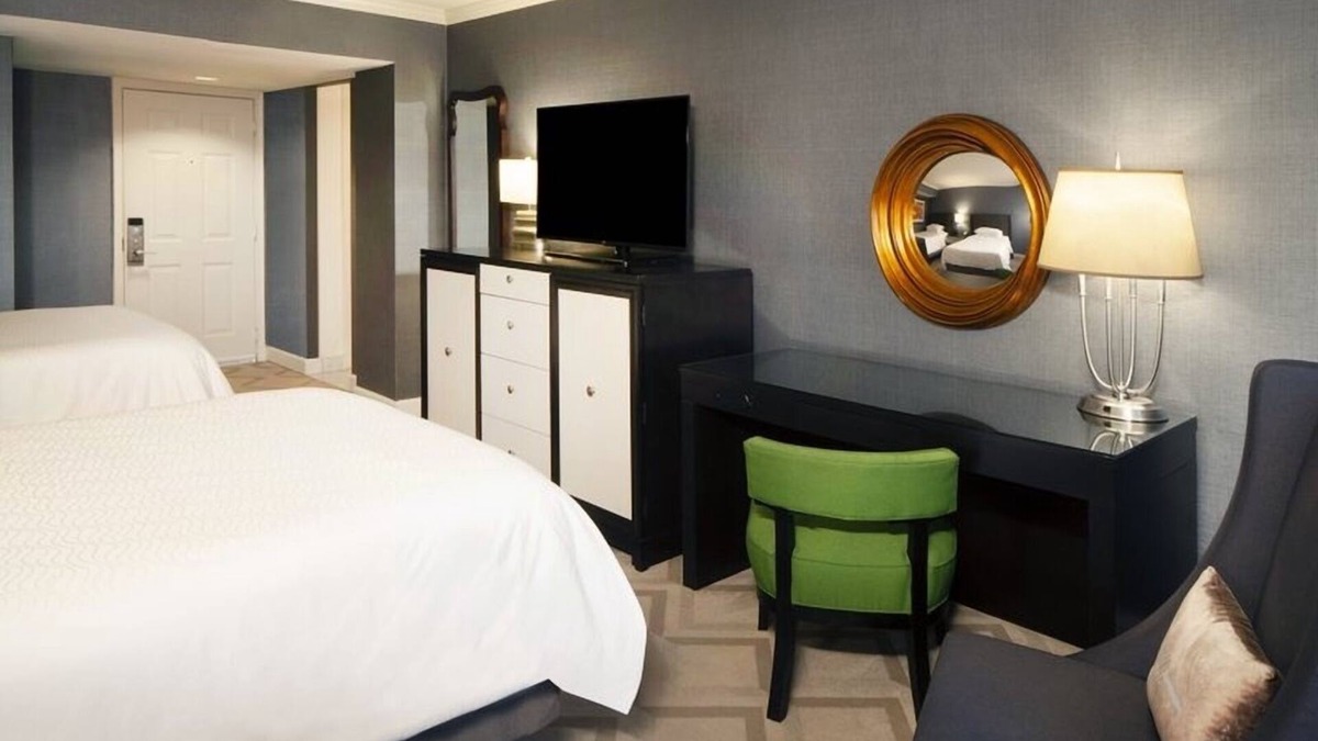 West End Hotel | 4 Double Room Units Close to Kennedy Center for Performing Arts