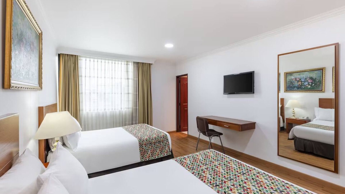 Calle 100 Hotel | 4 Elegant Units! FREE Parking, City Views, Minutes to Parque de la 93