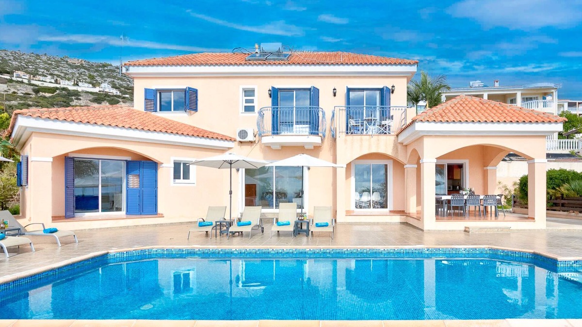 Peyia Town Villa | 4 en-suite Bedrooms with Panoramic Sea Views & Huge Pool Patio & Jacuzzi/Spa
