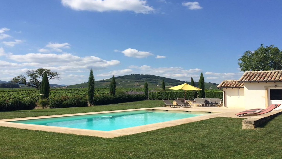 Charentay Cottage | 4 “épis” charming gîte with pool in the Beaujolais – pets are allowed