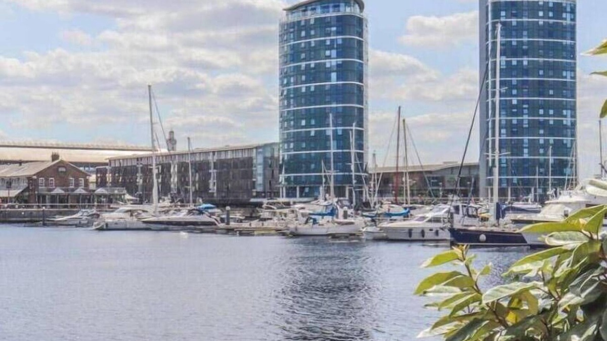 Chatham Apartment | 4 Guests - Marina Point East Escape in Kent