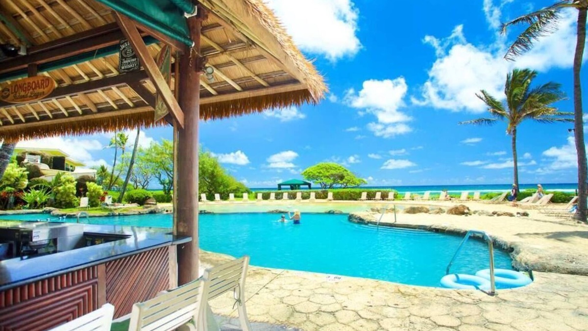 Hanamaulu Hotel | 4 Home-like accommodation w/Garden View! Outdoor Pool, Near Lydgate State Beach