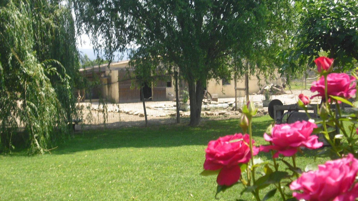 Gordes Apartment | 4 km from Gordes, Gite for 2 people