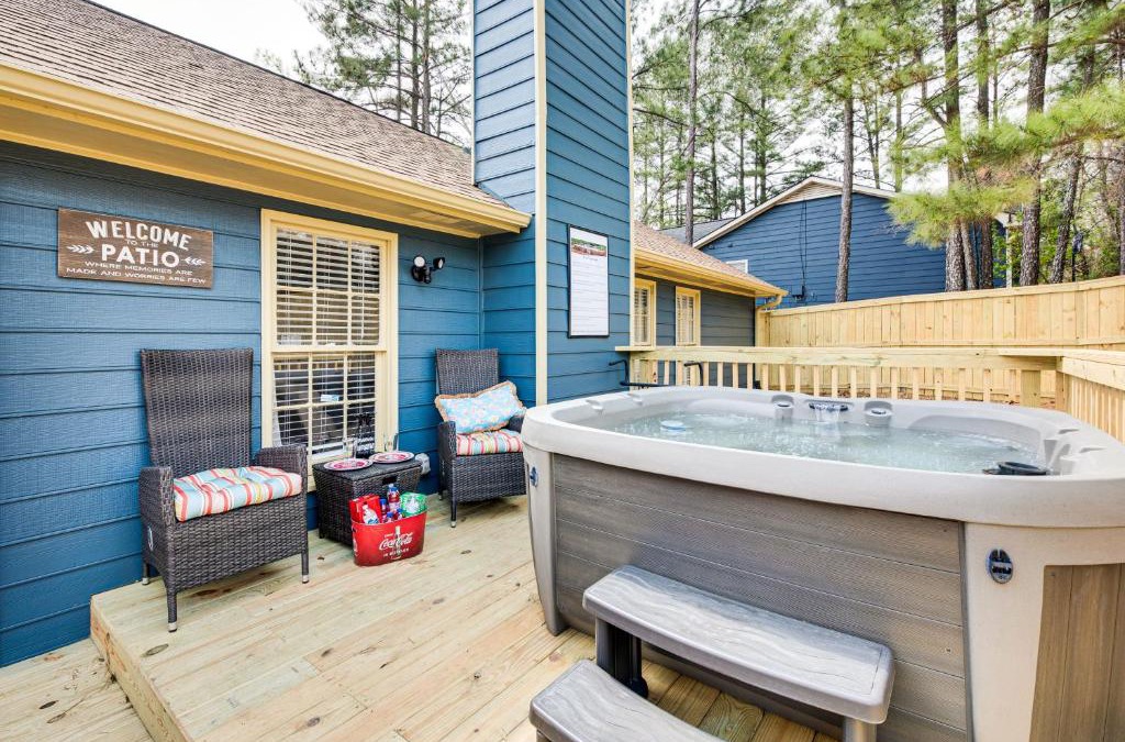 Church Street House | 4 Mi to Airport Atlanta Home with Deck and Hot Tub