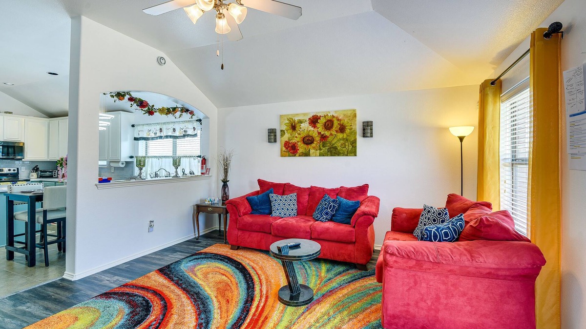 South Arlington House | 4 Mi to AT&T Stadium: Home w/BBQ in Grand Prairie