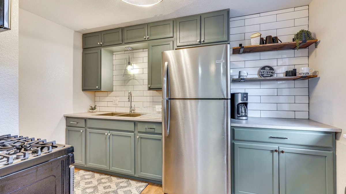 Pueblo Cottage | 4 Mi to Dtwn: Cozy Home in Pueblo