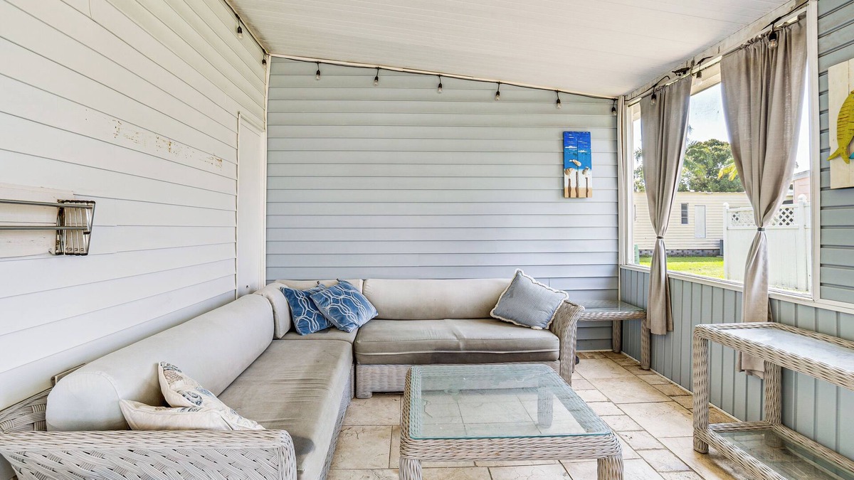 North Sarasota House | 4 Mi to Dtwn Sarasota! Family Home w/Pool Access