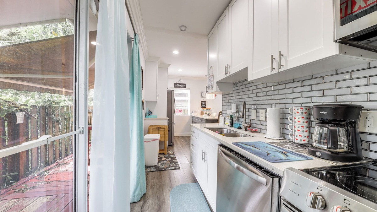 Sailboat Bend House | 4 Mi to Fort Lauderdale Beach: Dog-Friendly Home!