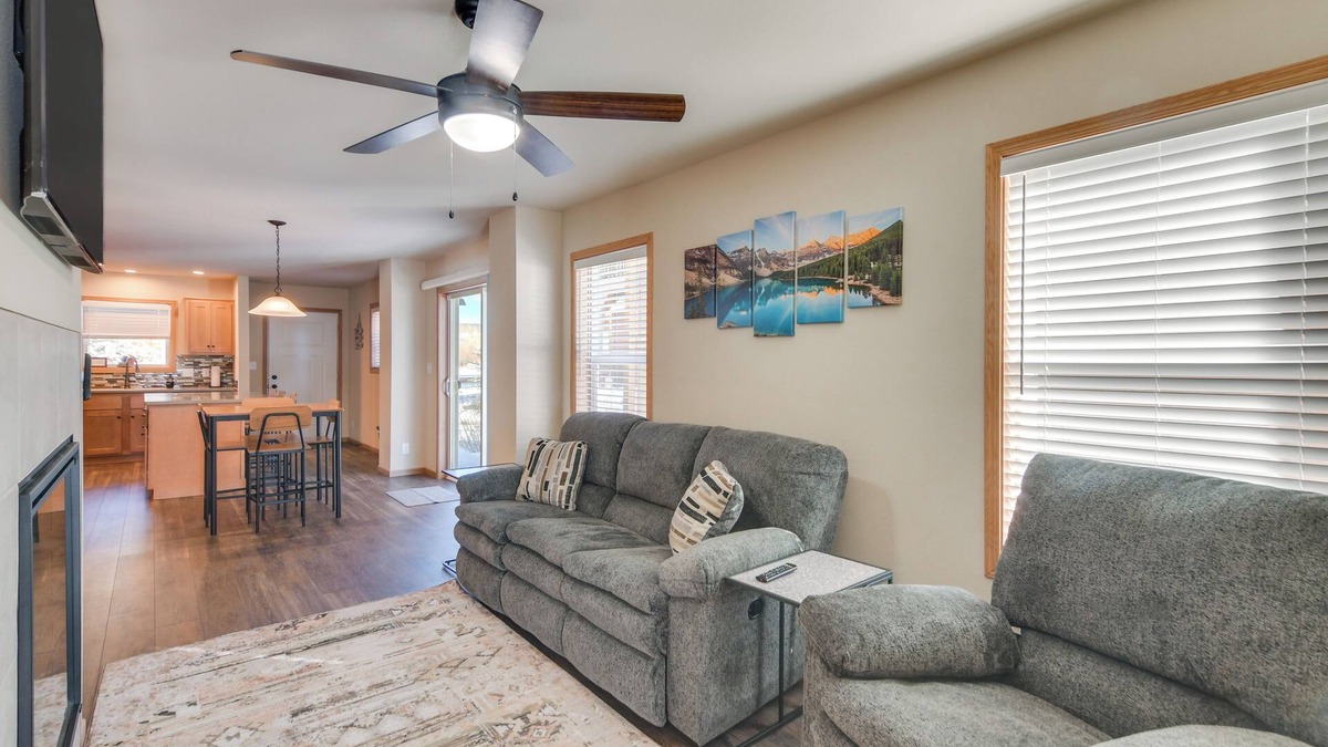 Granby Cabin | 4 Mi to Granby Ranch: Cabin w/Hot Tub Access!