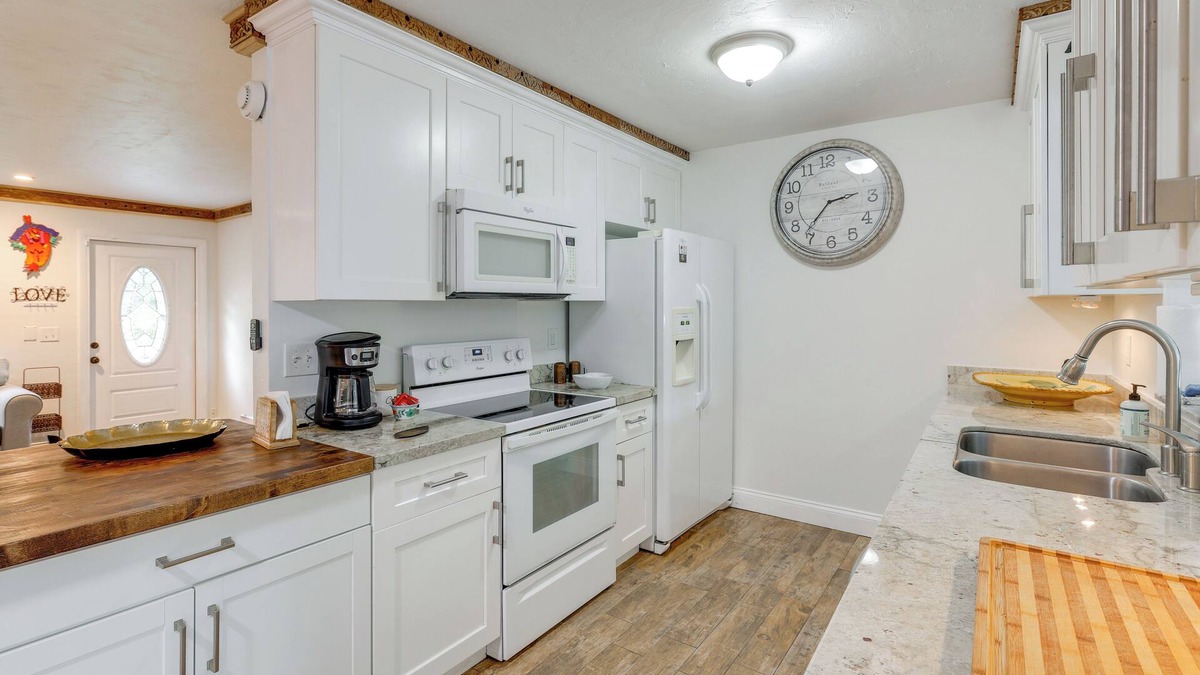Hobe Sound House | 4 Mi to Hobe Sound Beach: Quiet Home w/Grill!