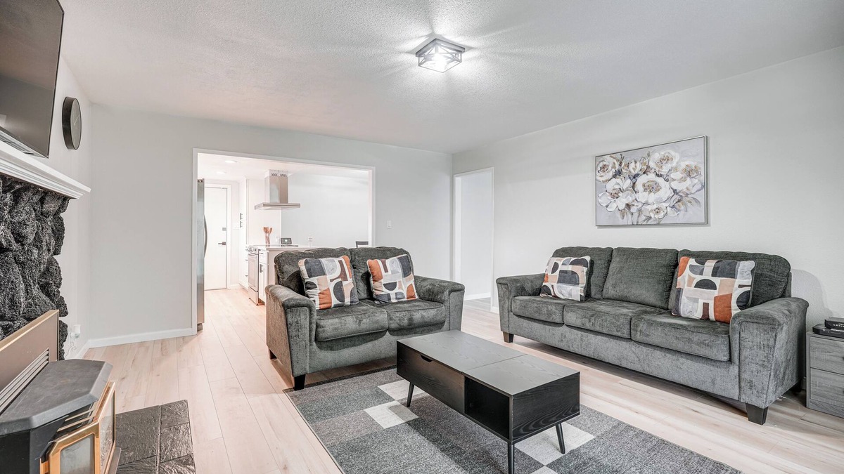 Stockton House | 4 Mi to San Joaquin River: Remodeled Home w/Patio