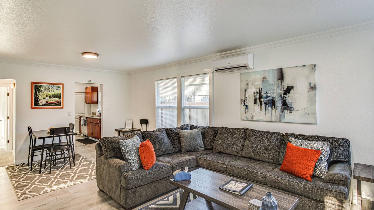 South Tacoma House | 4 Mi to Several Museums: Quaint Tacoma Home