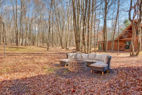 Briar Crest Woods House | 4 Mi to Skiing Cabin with Lake Access in Blakeslee