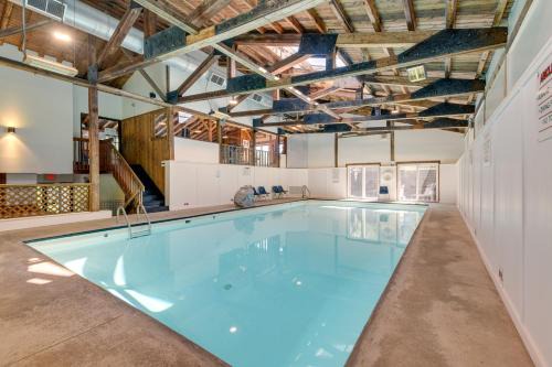 Stowe Area Apartment | 4 Mi to Stowe Mountain Resort Studio with Balcony