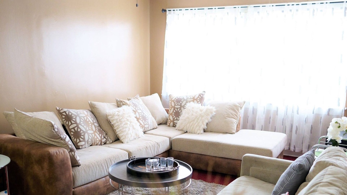 Queens House | 4 miles or 10 minutes from JFK Airport! Entire 2,100 sq ft Family-sized unit