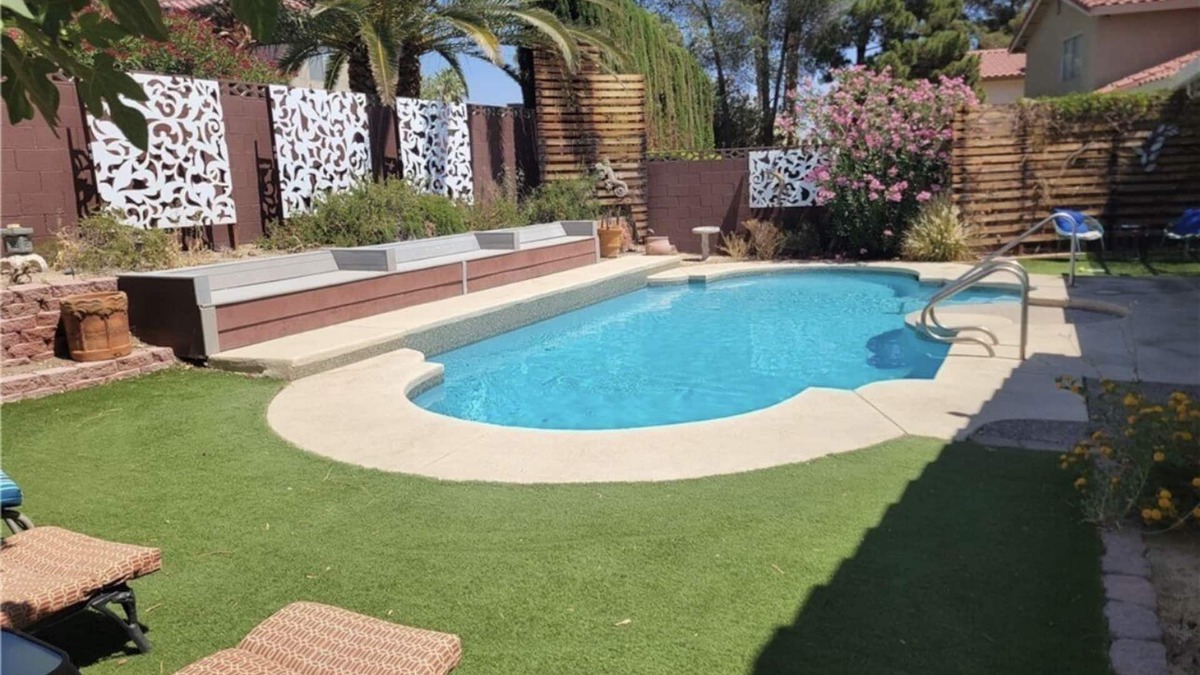 Paradise House | 4 miles to Strip/Big house with pool