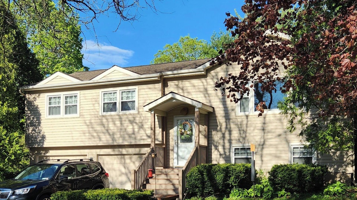 Saratoga Springs House | 4 minutes from Saratoga Racetrack, this home is clean & cozy, with private deck