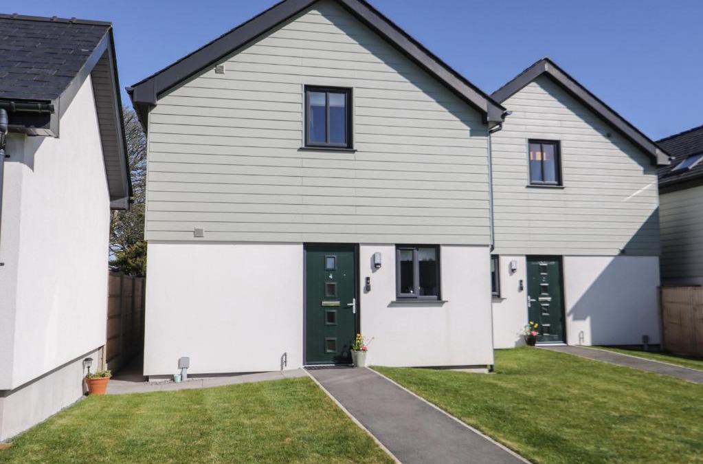 Brynteg House | 4 Parc Delfryn