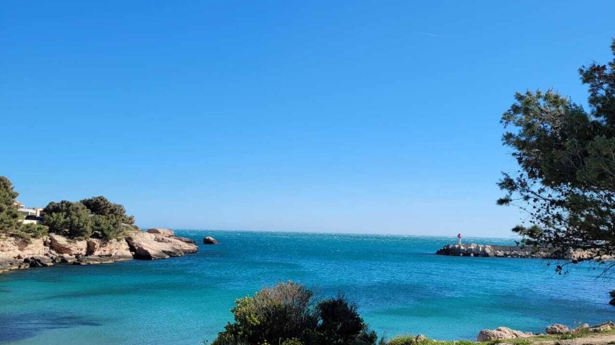 Martigues Apartment | 4-person apartment in Carro, 2 steps from the sea, in a tourist residence