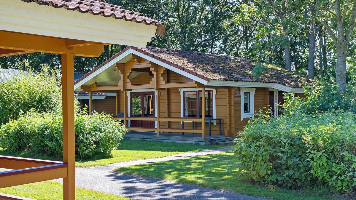 Municipality of Hardenberg House | 4-person bungalow with private sauna, veranda and washing machine at holiday park ’t Hooge Holt near Gramsbergen and nature.