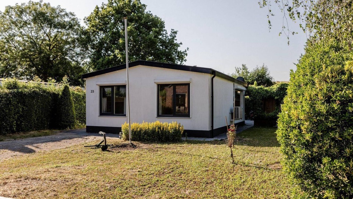 Baarland House | 4-person family bungalow on a holiday park near the sea in Baarland