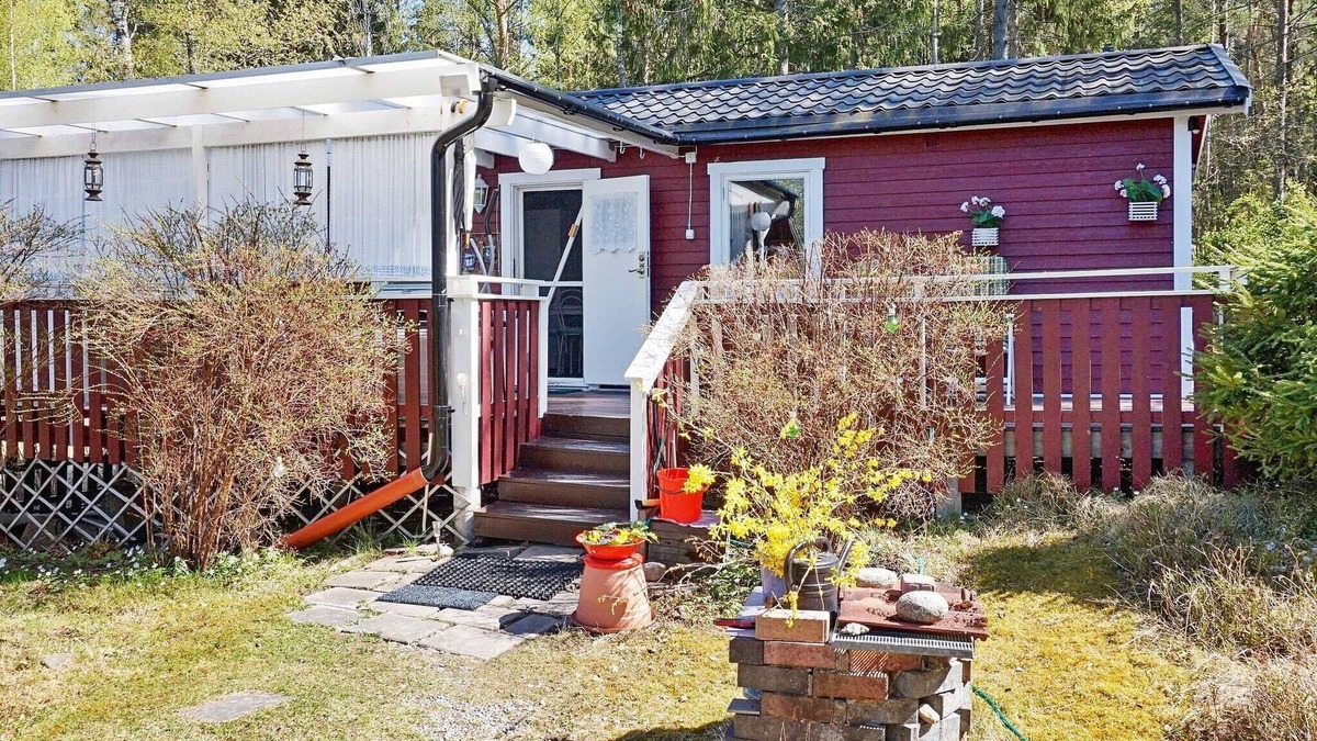 Adelso House | 4 person holiday home in ADELSÖ
