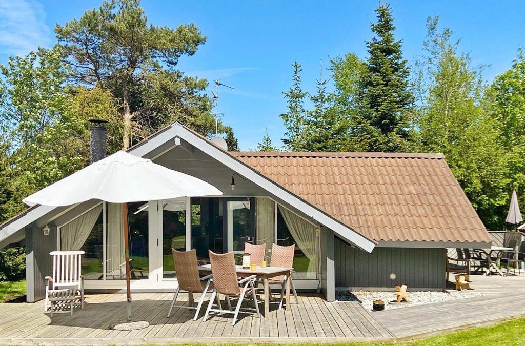 Kramnitse House | 4 person holiday home in R dby