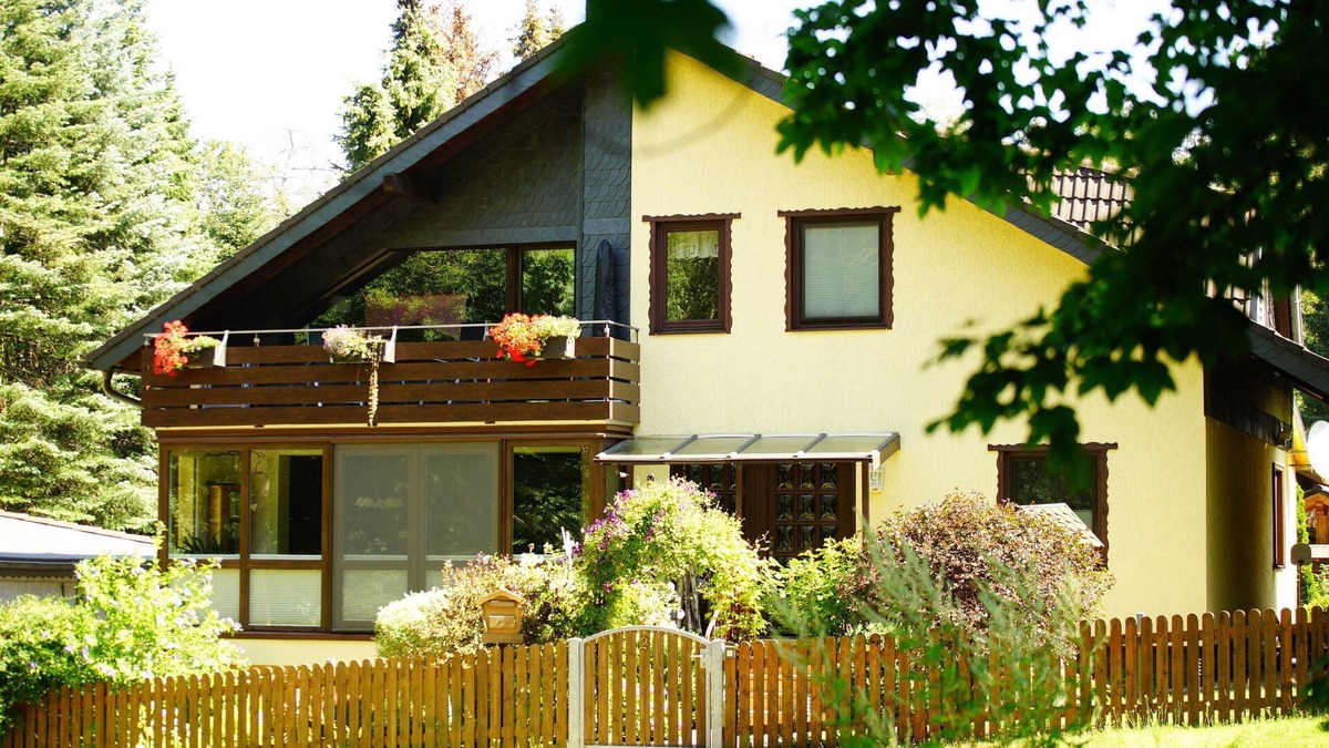 Bad Harzburg Apartment | 4 Personen Ferienwohnung im Wald mit Kamin, 84m², 3 Zimmer - 4 Personen Ferienwohnung im Wald mit