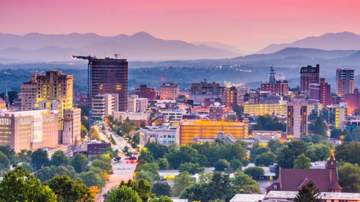 Asheville House | 4 Pet-Friendly Rooms with All the Comforts of Home - Perfect for Extended Stays